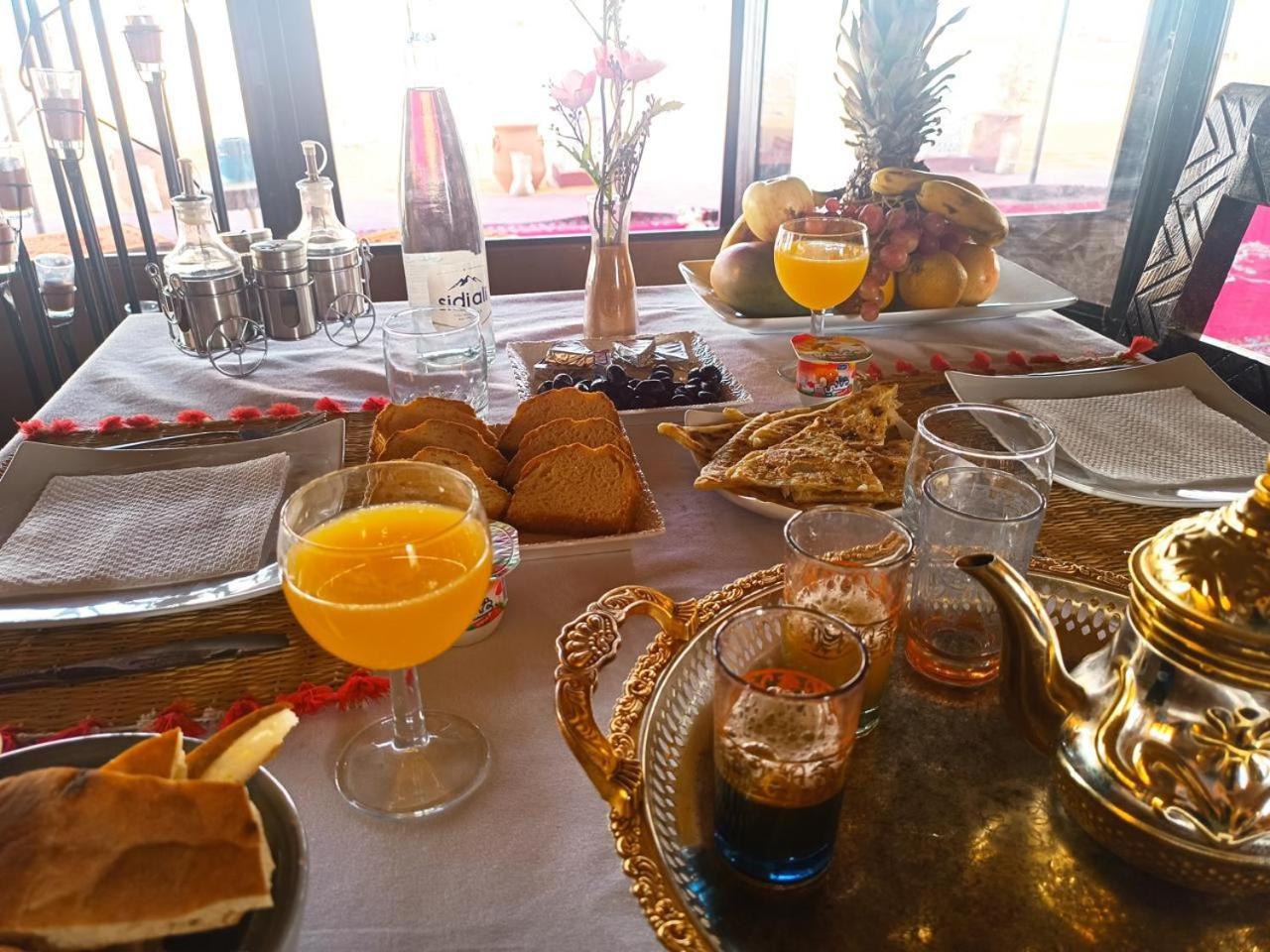 Merzouga Traditional Luxury Camp Bagian luar foto