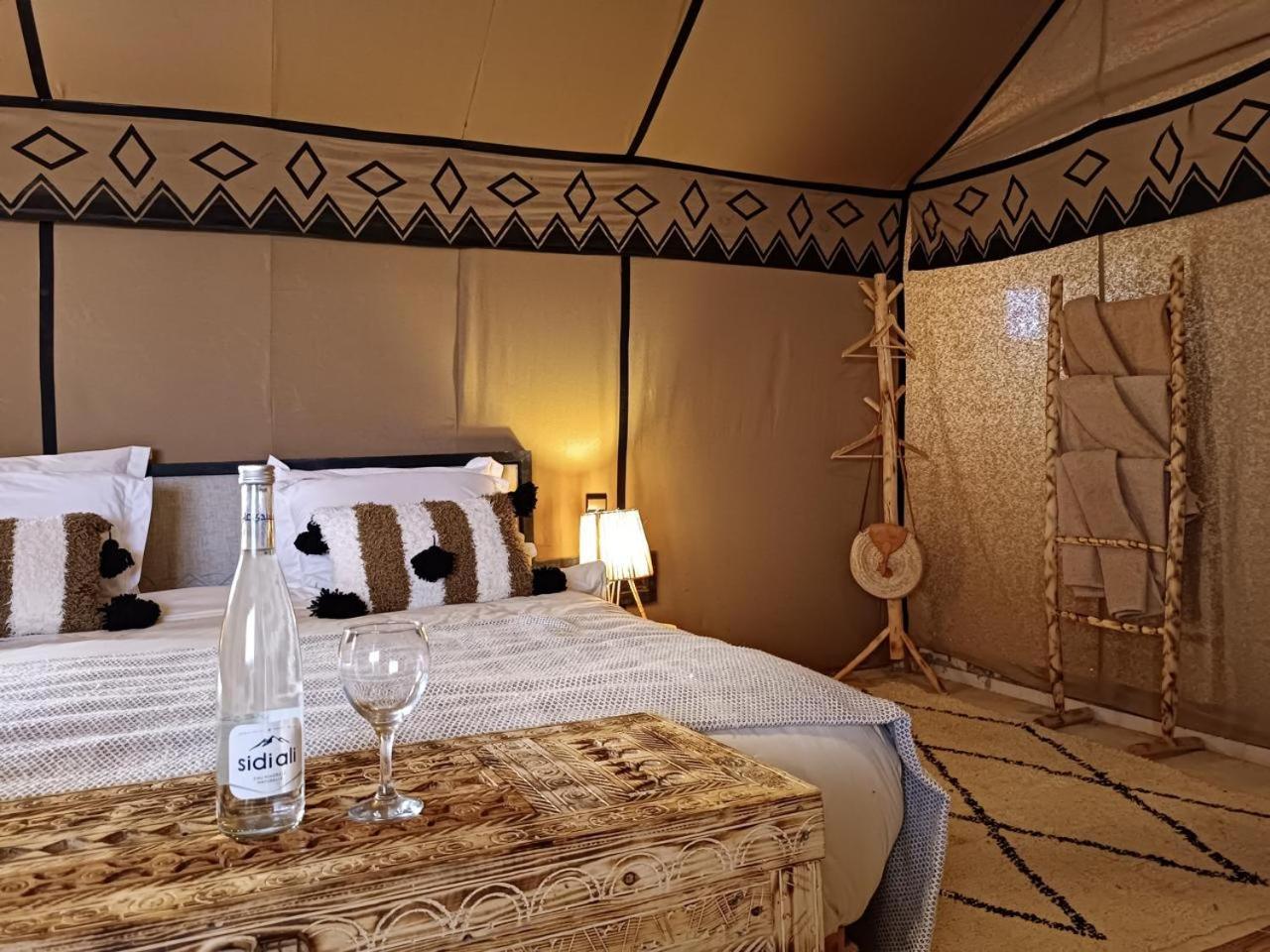 Merzouga Traditional Luxury Camp Bagian luar foto